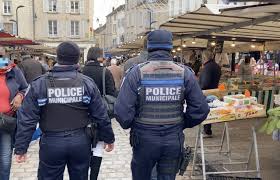 Pourtant, ces dernières ne font qu'appliquer les directives, parfois contradictoires, données par vous, gouvernants. Brie Comte Robert Bandes Rivales Comment La Police Municipale Appuie Les Forces Nationales La Republique De Seine Et Marne