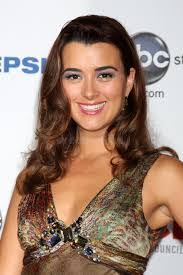 Holly Cote's Instagram, Twitter & Facebook