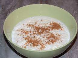 Ingrediente reteta orez cu lapte si scortisoara este inutil sa spun ca orezul cu lapte este la fel de bun atat cald, cat si rece, deci este un desert perfect pentru zilele o sa fac orez cu lapte pentru prima oara in viata mea! Orez Cu Lapte Gata In 20 De Minute Libertatea