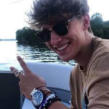 elijah whitaker (@EliWhitaker27)