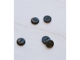 noun any of several tropical american palms: Mind The Maker 2 Hole Corozo Button Caviar 11mm Shop 1000stoff