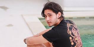 Siapa model rambut yang harus memotong rambut? Penampilan Terbaru Giorgino Abraham Makin Tampan Dengan Rambut Gondrong Merdeka Com