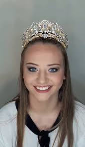 Make da segunda princesa de Terra de Areia para o desfile cívi...