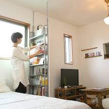 楽天市場 日本製 突っ張り 本棚 幅60cm 8段 パーテーション つっぱりパーテーション 漫画 マンガ 幅60 目隠し 衝立て 間仕切り コミックラック 突っ張りラック 薄型 おしゃれ コミック 大容量 文庫本 子供部屋 子ども部屋 書棚 一人暮らし avラック スリム パ