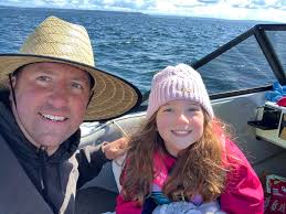 What are the measurements of the stringers under the Hobie floor?