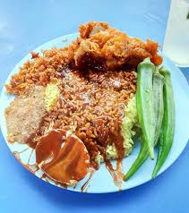 Nasi kandar adalah satu hidangan utara malaysia yang popular dan dimashyurkan oleh pedagang india muslim dari india dan. Restoran Di Kajang Ini Menjual Nasi Kandar Kedah Rm5 Sahaja