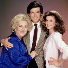 getTV - REMINGTON STEELE debuted 37 years ago today — Oct 1, 1982. Were you  a fan? Look for Doris Roberts on HOT IN CLEVELAND and WALKER TEXAS RANGER  on getTV! | Facebook