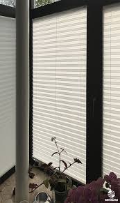 Moderne Frische Im Innenraum Mit Warmeschutz Plissees In Beige Von Sensuna Rollo Fenster Plissee Wintergarten
