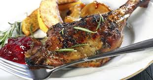 Recette Cuisses De Canard Roties Au Miel Et Romarin Sauce Aux Airelles En Video