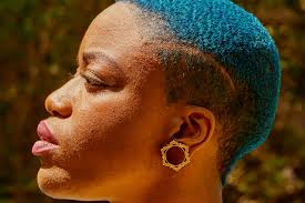 A fade is how your barber cuts your hair on the sides and back with professional barber clippers. How To Touch Up A Fade Haircut At Home Allure