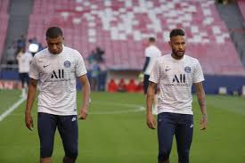 Passé en conférence de presse ce dimanche, à deux jours du début de l'euro pour l'équipe de france face à l'allemagne mardi (21h) à munich, kylian mbappé est apparu très à l'aise. Une Partie De L Avenir Du Psg En C1 Entre Les Pieds De Mbappe Et Neymar Ce Mardi Contre Leipzig L Equipe