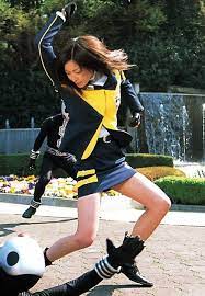 デカイエロー 礼紋茉莉花 演 木下あゆ美 in 特捜戦隊デカレンジャー 2004年 2005年 デカレンジャー バットガール スポーツスタイル