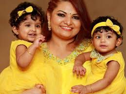 Sandra annette bullock was born in arlington, a virginia suburb of washington, d.c. Sandra Thomas Twin Daughters Impress Netizens Through Microgreen Farming Malayalam Movie News Times Of India