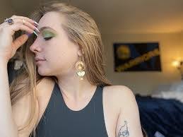 Amber Freese's Instagram, Twitter & Facebook