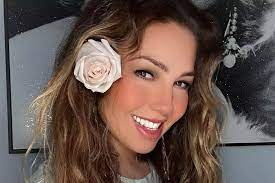 A sus 53 años, Thalía se suma al hilo dental ultra cavado: con print,  transparencias y