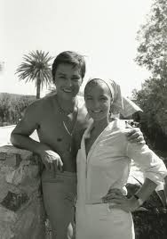 Jeunes filles en uniforme suit la jeune manuela (romy schneider), placée dans une institution pour jeunes filles de la noblesse après la mort de sa mère. Photo 20x30 Cm Alain Delon Romy Schneider La Piscine Swimming Pool La Piscina Ebay Delon Film La Piscine Romy Schneider