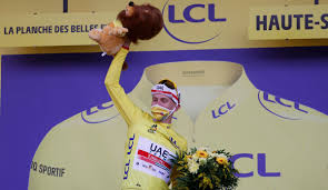 Maybe you would like to learn more about one of these? Tour De France Warum Wird Auf Der Letzten Etappe Nicht Das Gelbe Trikot Attackiert