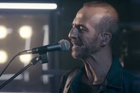 Calogero (born calogero maurici on july 30, 1971 in échirolles, near grenoble) is a french singer. Video Calogero Fait Son Retour Musical Avec La Rumeur
