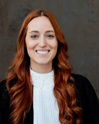 À l'âge de 5 ans, je jouais dans le salon pendant que mes parents  écoutaient un film 🎬🧸 Dès le moment où le personnage principal était en  train de plaider dans le