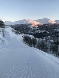 Hemsedal is known as the scandinavian alps and offers skiing from three peaks, all above 1000 metres. Hemsedal Ski Snowboard Photos