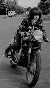 Pin By Pedro Paulo Walker Alves On Cafe Racer Cafe Racer Girl Cafe Racer Style Lady Riders