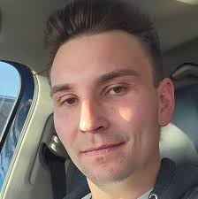 Kitchen knife for everything from bagels to cake