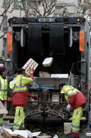 How much does average garbage collector make? Waste Collector Wikipedia