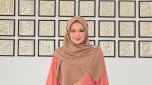Lagu lagu elsa pitaloka emang keren banget menyentuh hati♬ adi nurpajar download mp3. 7 Lagu Malaysia Lama Terbaik Sepanjang Masa