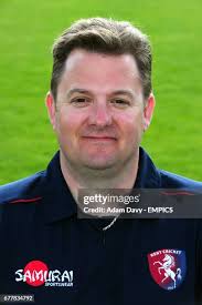 1,859 Simon Kent Photos & High Res Pictures