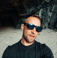 W miniony wtorek (24 października) wieczorem około godz. 22:00,  kilkunastoosobowa grupa kibiców Ruchu Chorzów zaatakowała 3-4 kibiców  Górnika Zabrze. Poszkodowani zostali bardzo dotkliwie pobici, a jeden z  nich wręcz skatowany. Napastnicy posługiwali