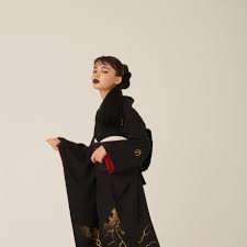 中目黒の着物屋カプキ 生涯着られる 振袖 ゆえん を発表 振袖 着物 着物 ポーズ