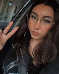 Emma Grayson (@shiedak_) • Instagram photos and videos