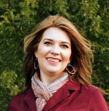 Julie Hardison's Instagram, Twitter & Facebook