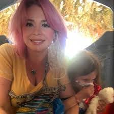 Mara Snyder's Instagram, Twitter & Facebook