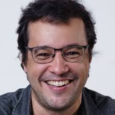 Alexandre Matos vai voar no próximo emprego. Se ele cai na mão de um Textor  da vida, vai moer os vascaínos de recalque por tê-lo perdido em pouco  tempo...