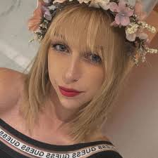 Do passport and passport card usually arrive together?