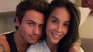 «nonostante si siano lasciati a mezzo social, paola di benedetto e federico rossi (uno dei due componenti dell'amatissimo duo benji e fede) continuano comunque a vivere sotto lo stesso tetto della casa che avevano preso in. Federico Rossi Dell Ex Duo Benji Fede Sull Amore Per Paola Di Benedetto Sono Cambiato