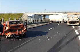 Accident pe autostrada pe 13 o2 2016. 8zb8fbx69rxntm