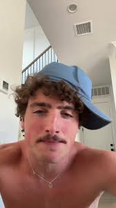 Benson Boone Lonely Bones