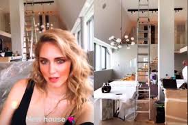 Jun 04, 2021 · chiara ferragni: Chiara Ferragni E Fedez Mostrano La Loro Nuova Casa A Milano