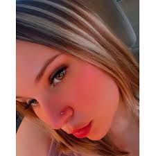 OMG! This valentines throw pillow from Five Below is EVERYTHING!! 😍  #fivebelowfinds #fivebelow #valentines #valentinesdecor #throwpillow #shrek  #donkeyanddragon #funfinds