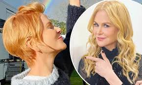 Kidman is the daughter of janelle ann (glenny), a nursing instructor, and antony david kidman, a biochemist and clinical psychologist. Nicole Kidman Looks Unrecognisable As She Debuts Daring Pixie Hairstyle Daily Mail Online