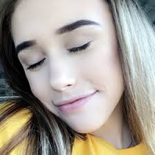 Libby Bricker's Instagram, Twitter & Facebook