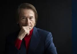 Raphael, antes de su ingreso: «El día que no pueda seguir, no habrá gira de  despedida»