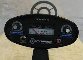 The iv tracker detects in extreme ground conditions, from salt wet beaches to highly mineralized inland sites with no operator adjustments. Renewed Bounty Hunter Tk4 Tracker Iv Metal Detector Mowers Outdoor Power Tools Surclima Metal Detectors