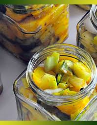 Je Conserve Mes Legumes En Bocaux Et Autres Je Cuisine Mon Potager En 2020 Conserve De Courgettes Recettes De Conserve Plats En Bocaux