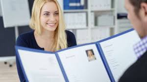 Bagi sebagian orang, membuat resume bukanlah perkara yang mudah. Ini 4 Kesalahan Yang Sering Terjadi Dalam Membuat Resume