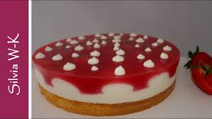 Erdbeertorte Fliegenpilzoptik Mit Joghurt Youtube