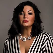 Loren Crow's Instagram, Twitter & Facebook