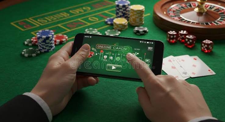 Online Casino Fun: Play Roulette, Poker & Slots on Your Phone! Gamble with Chips, Dice & Cards for Real Money Wins Stock Illustration - Illustration of phone, jackpot: 365092115